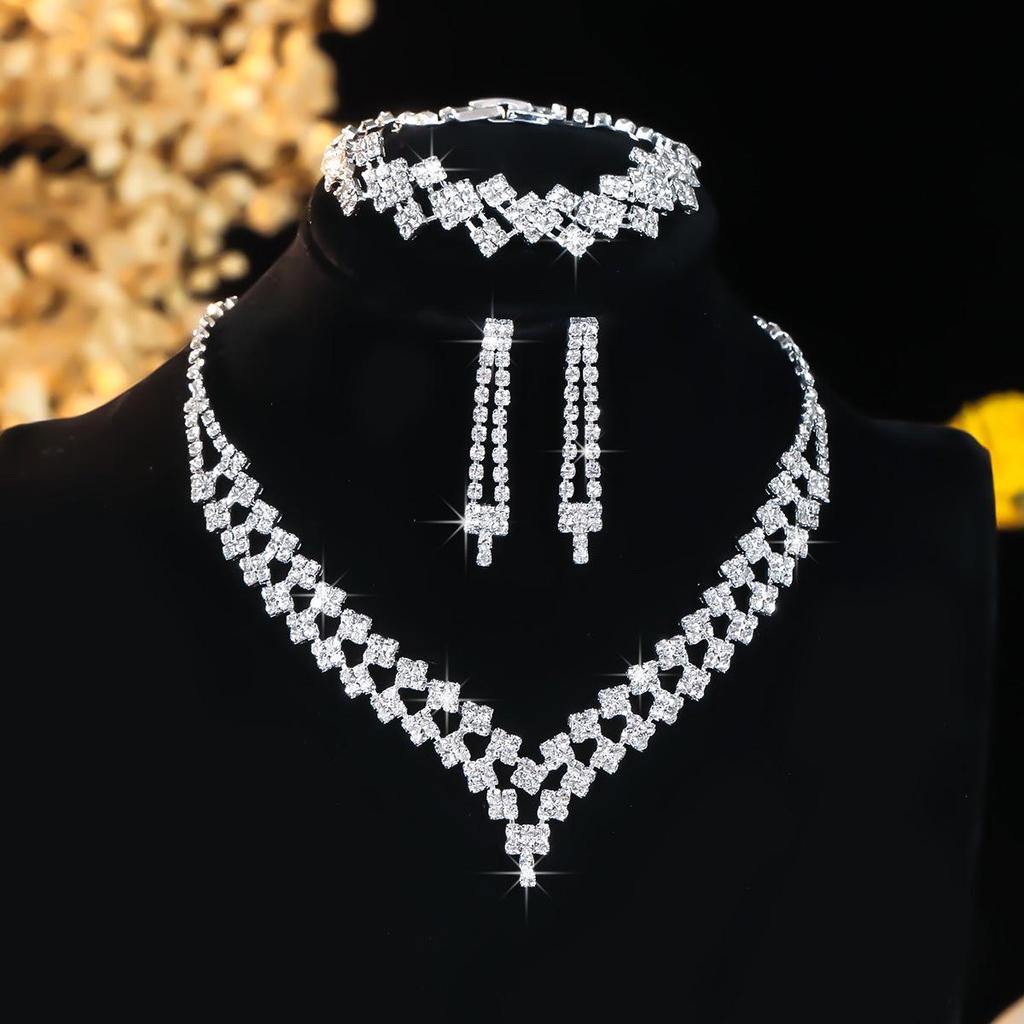 European Style Diamond-Inlaid Evening Necklace & Jewelry Set for Brides