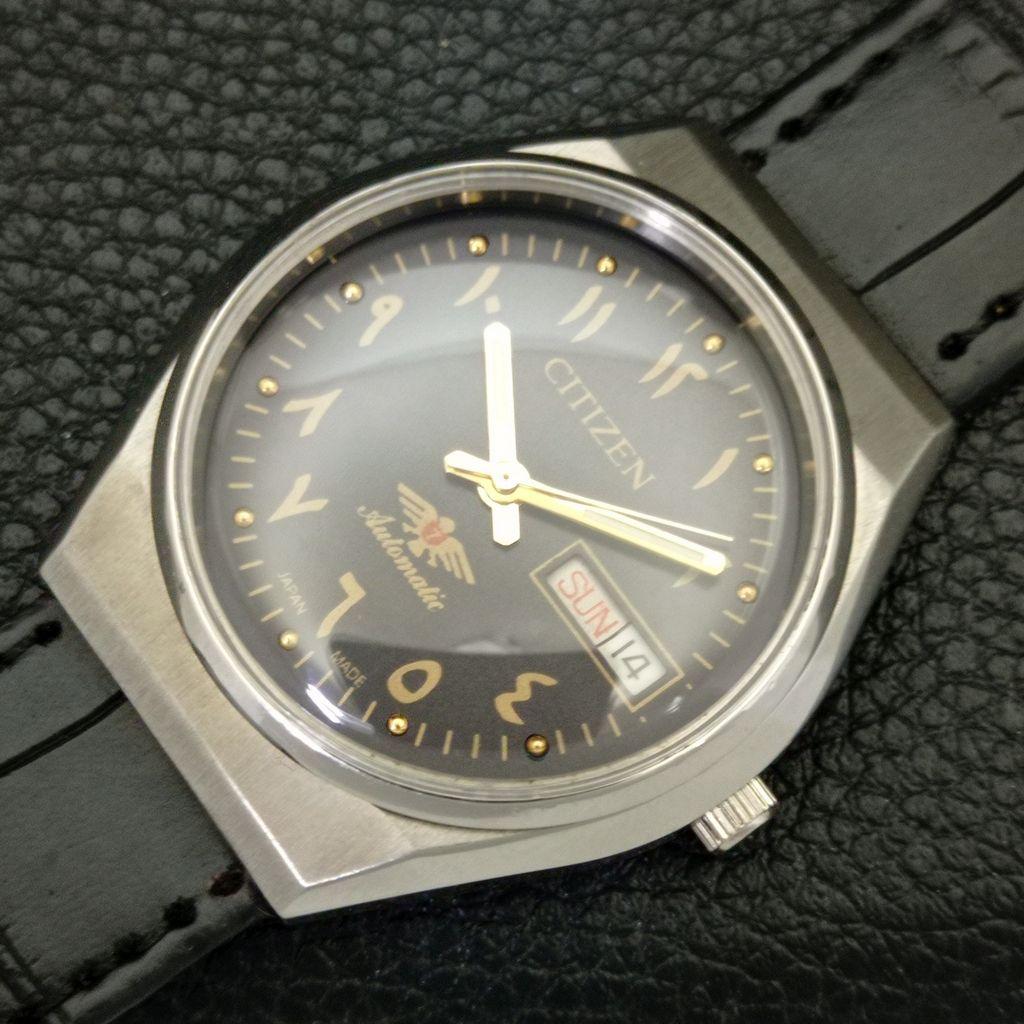 CITIZEN AUTOMATIC 8200 VINTAGE JAPAN MENS BLACK COLOR DIAL WATCH a702128-5 R208-a702128