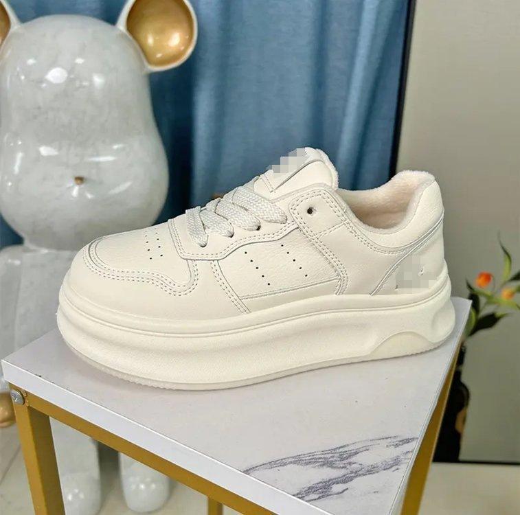 Vielseitige Samt-Plateau-Schuhe in Weiß für Damen Herbst und Winter 2025 neue Mode erhöhend lässig Ins Tide Sports-Board-Schuhe