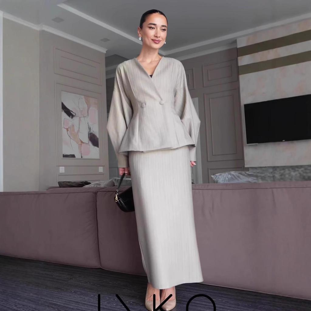 Women's V-neck Long-sleeve Waist-cinching Autumn Coat Dress Set