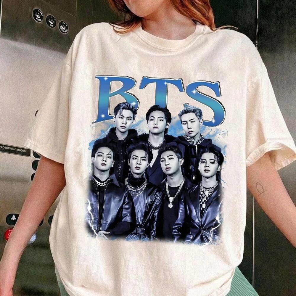 Kpop BTS 90er Vintage Gruppenfoto Blitzdruck T-Shirt Damen Herren Oversized Lässig Kurzarm T-Shirt Koreanische Fans Geschenk Oberteile