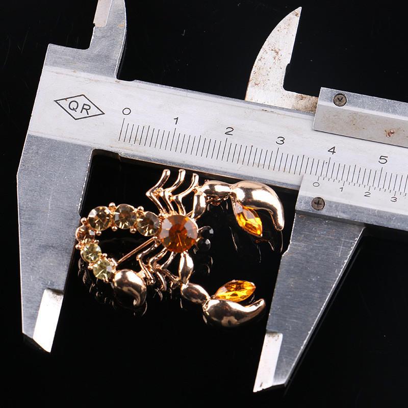 1Pc Brooch Shining Crystal Scarf Brooch Brooch Animal Scorpion Brooch Pin Honesty