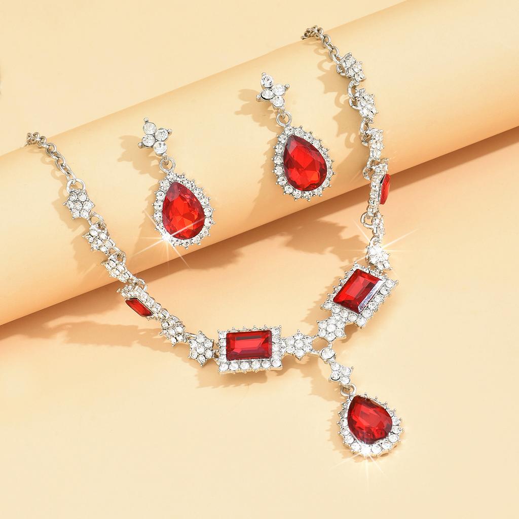3 Pieces of Women's Zircon Water Drop Earrings with Necklace Zircon Set for Weddings, Banquets, Parties, and Holiday Gifts
