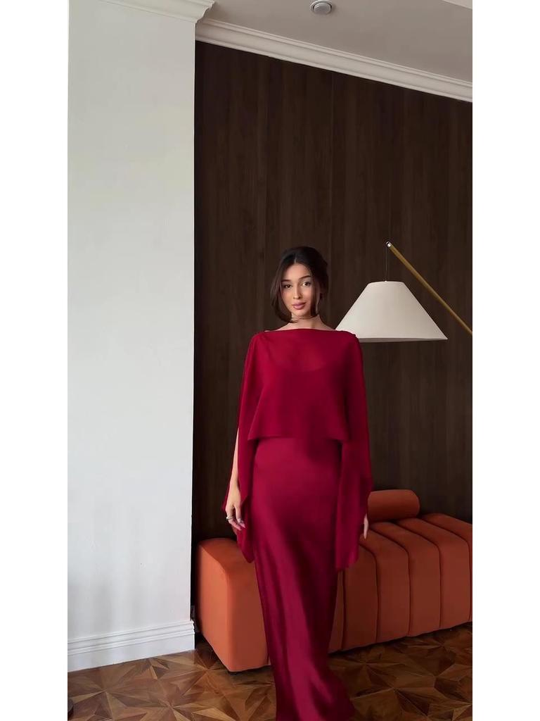 Elegantní dámské dlouhé šaty bez rukávů v jednobarevném provedení - Podzimní kolekce 2025