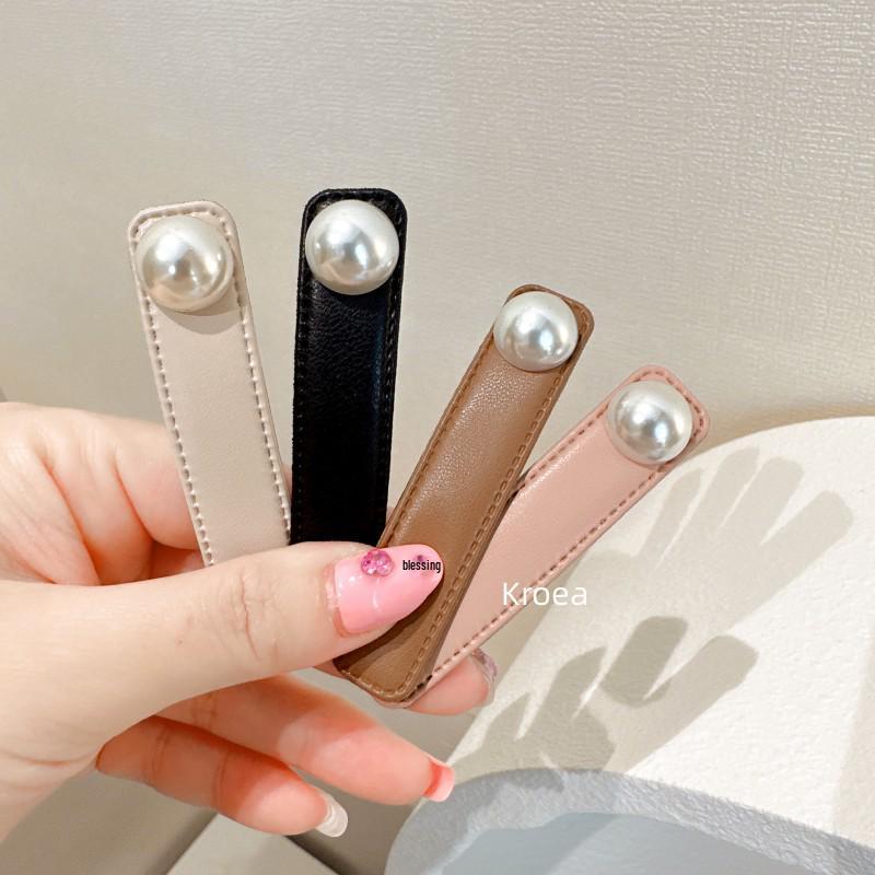 

Elegant Korean Leather Pearl Hair Clip for Women бежевий
