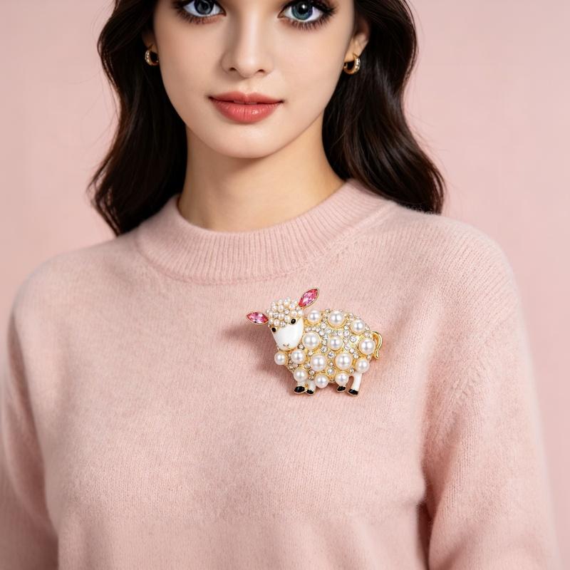Cute Sheep Brooches For Women Lamb Pin Y2K Shiny Pearl Crystal Lapel Pins Badges 2027 New Year Gifts Fashion Jewelry Accessories