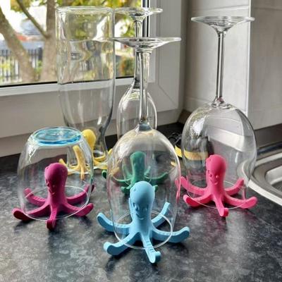 1 Stück 3D-gedruckter Oktopus-förmiger freistehender Wasserflaschen-Trockenständer Verbesserte Trocknungseffizienz für verschiedene Becher