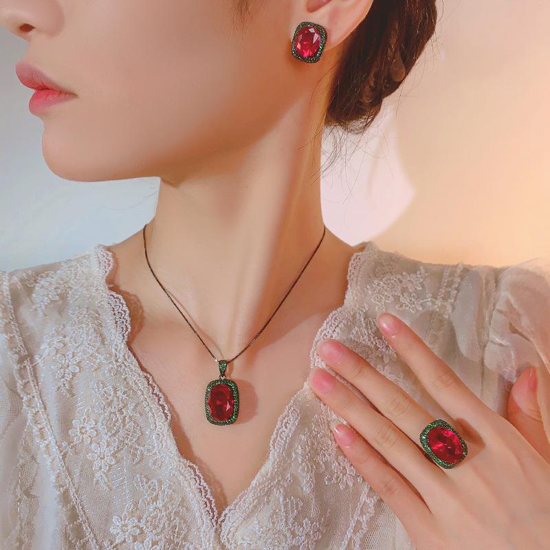 Schmuck Kupferboden Vergoldet Simulation Roter Korund Schwarzgold Leichte Luxus Set Damen Stein 13 * 18