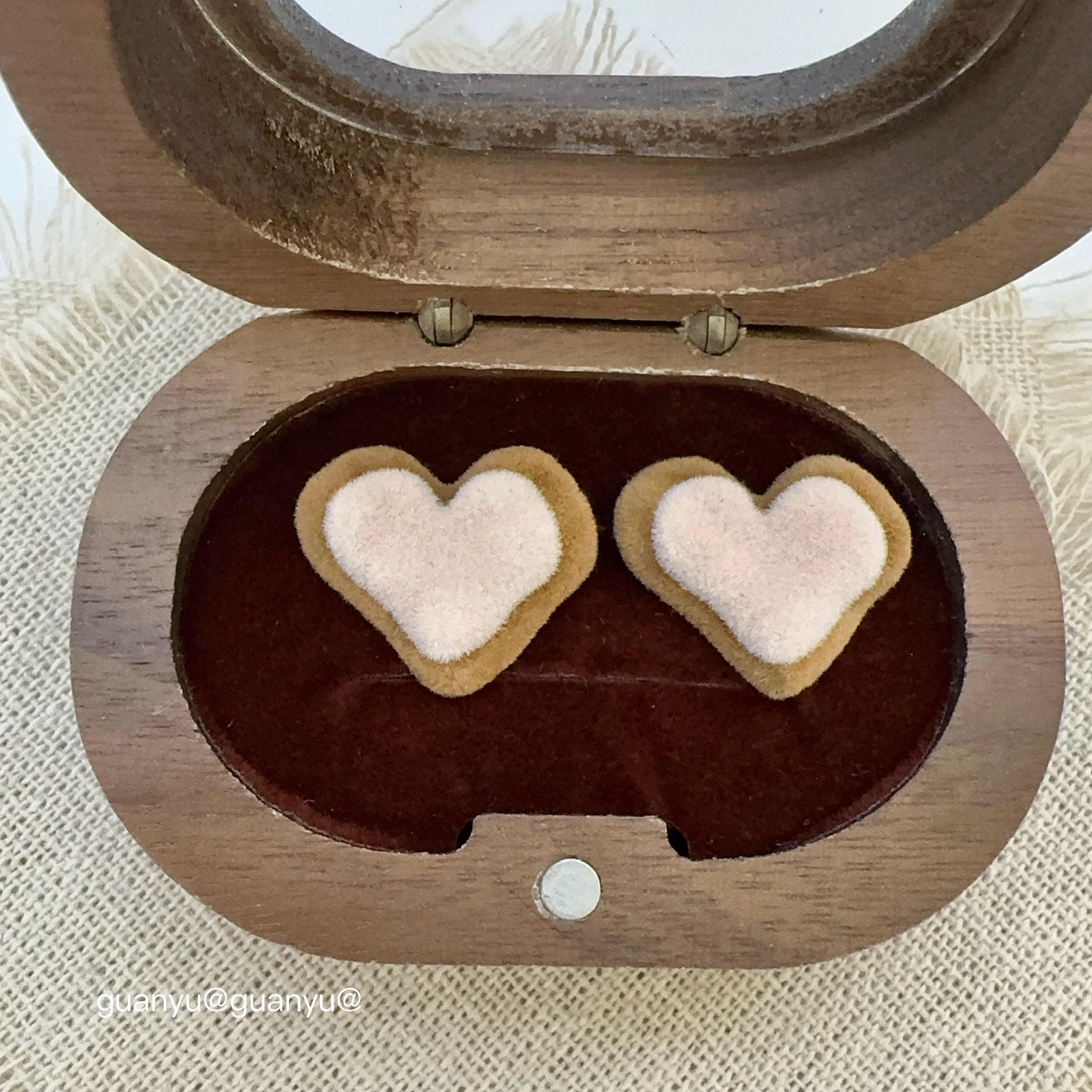 

Autumn & Winter Flocked Heart Earrings: Chic Luxury Style, Sweet & Versatile for Women.