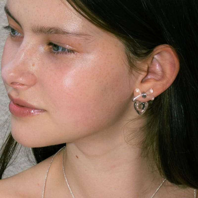 

pearlymore clear ribbon earrings_PM24E002HS free