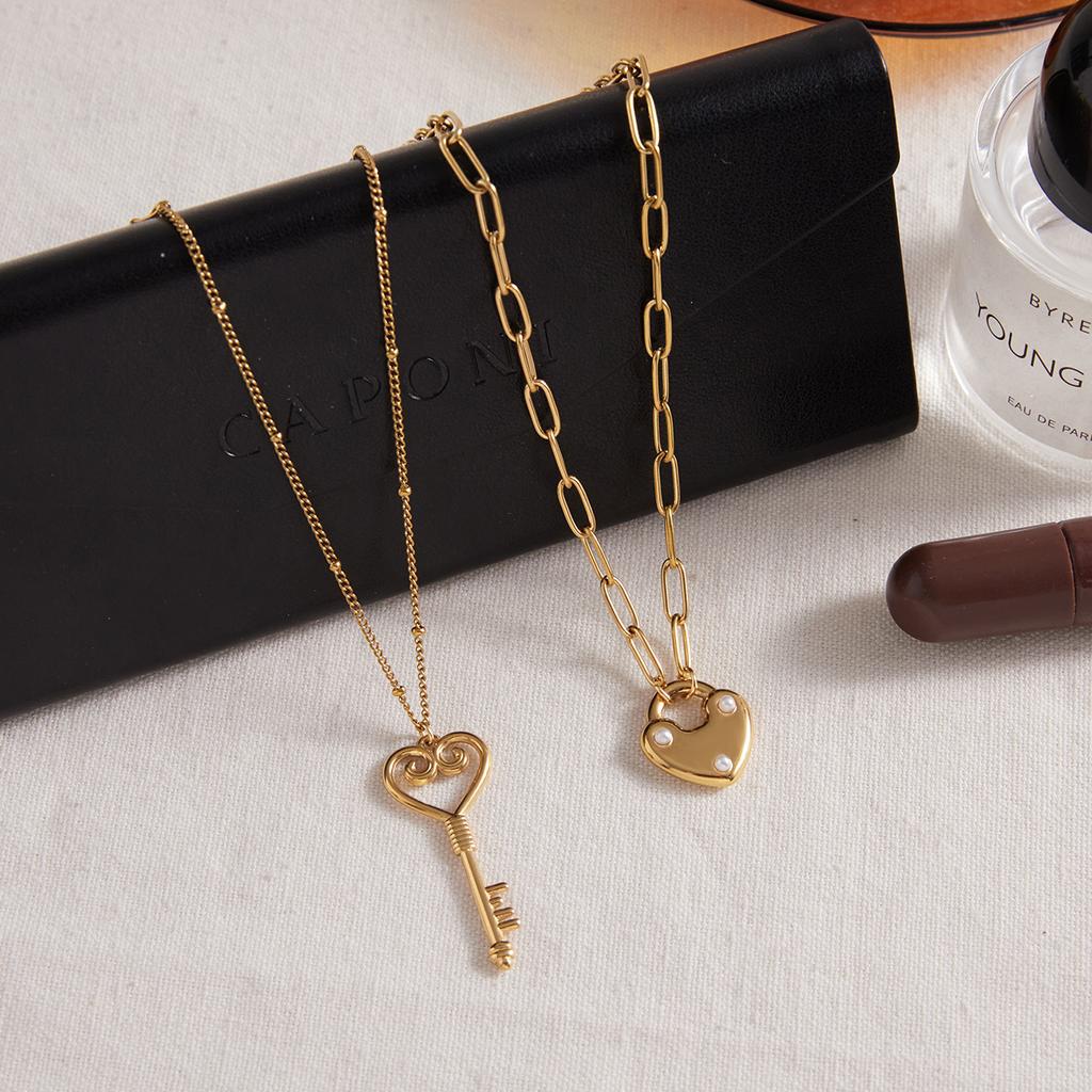 Yori Exquisite Linear Hollow Heart Key Pendant Necklace For Women Stainless Steel Delicate Daily Sweet Jewelry Accessories