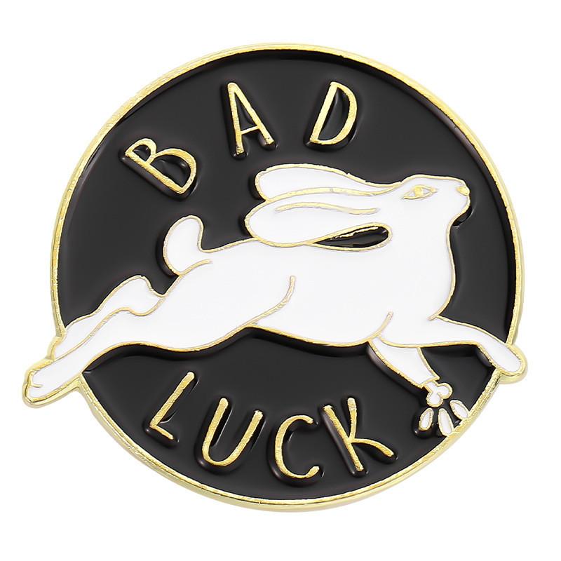 Creative Cartoon Cat Brooch Stylish Personalized Letter Pin For Fashion Accessories