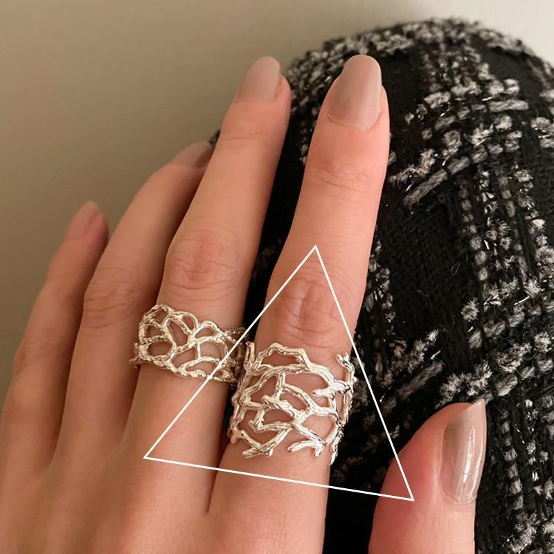 Silver Fashionable Plated Twisted Heart Ring For Women Elegant Minimalist Finger Jewelry