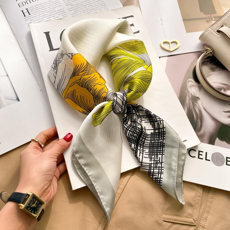 Zhang Ruonan silk scarf women's spring and summer new fashion retro accessories scarf neck high-end small square scarf