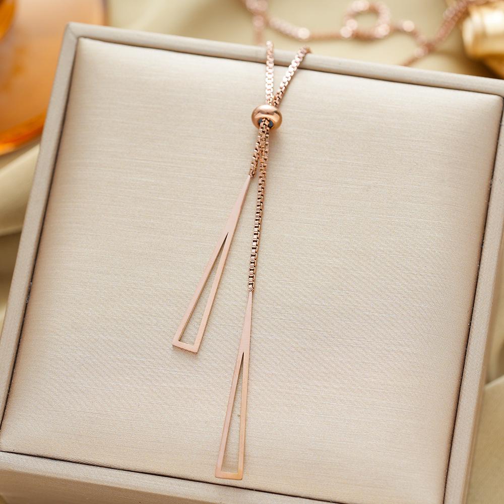 Exquisite 18K Gold-Plated Titanium Steel Necklace - Women's Clavicle Chain Jewelry, Fade-Resistant
