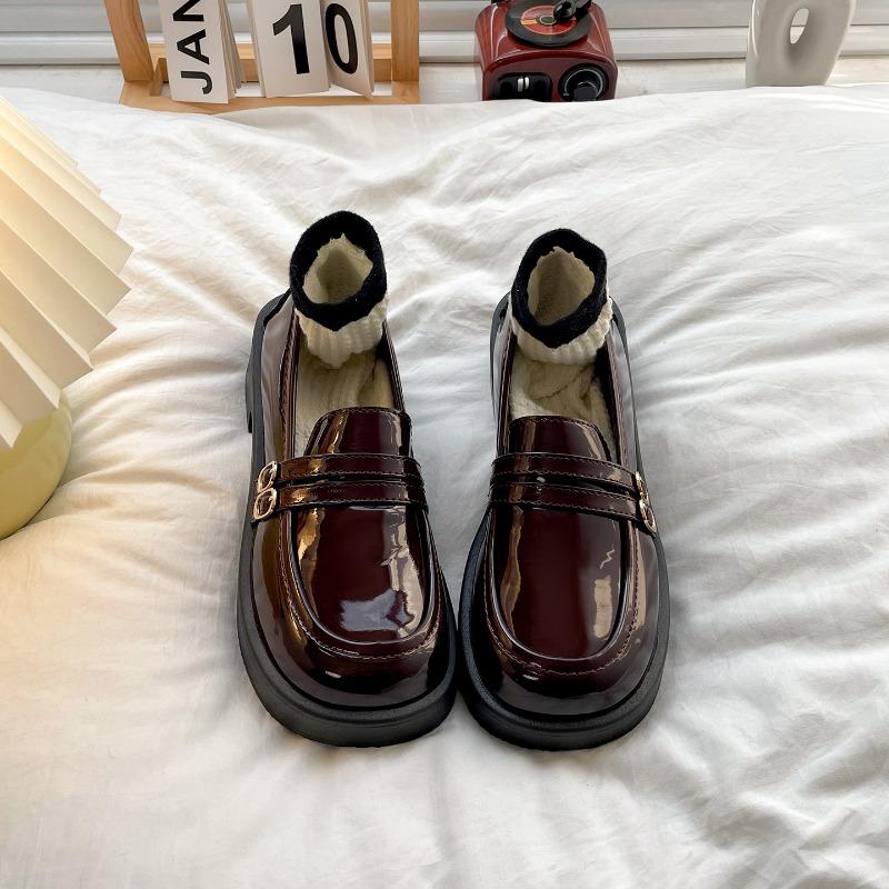 New Spring British Style Women Loafers Shoes Concise Round Toe Slip On Shoes Ladies Convenient Low Heel Leather Single Shoes