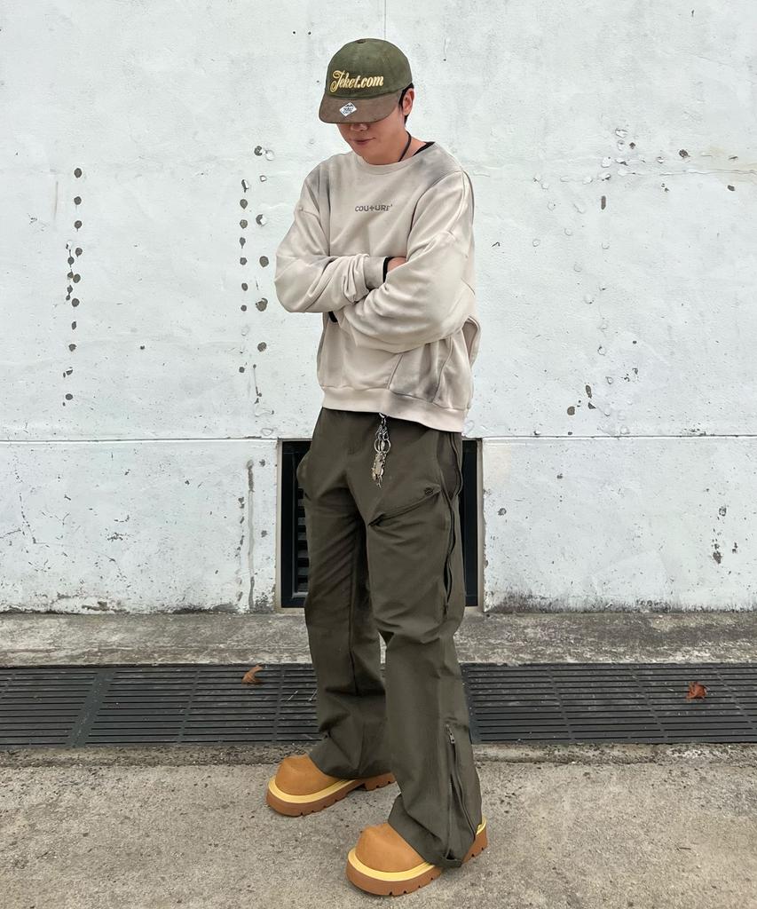 Kallapataleu Cn Wide Ankle Zipped Cargo Pants - Khaki