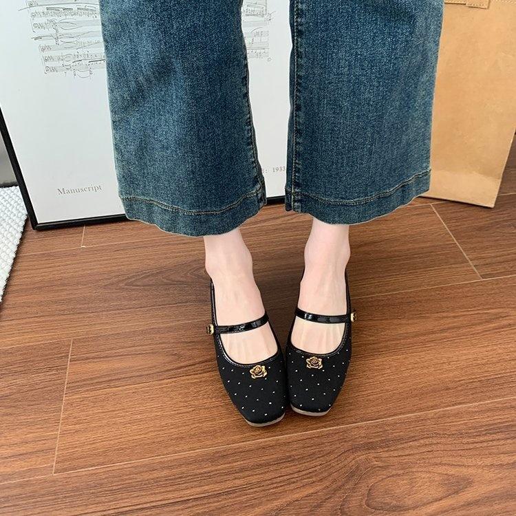 

French camellia inner height increase Mary Jane women s shoes new metal buckle thick heel single shoes spring and autumn word belt 40 чорний