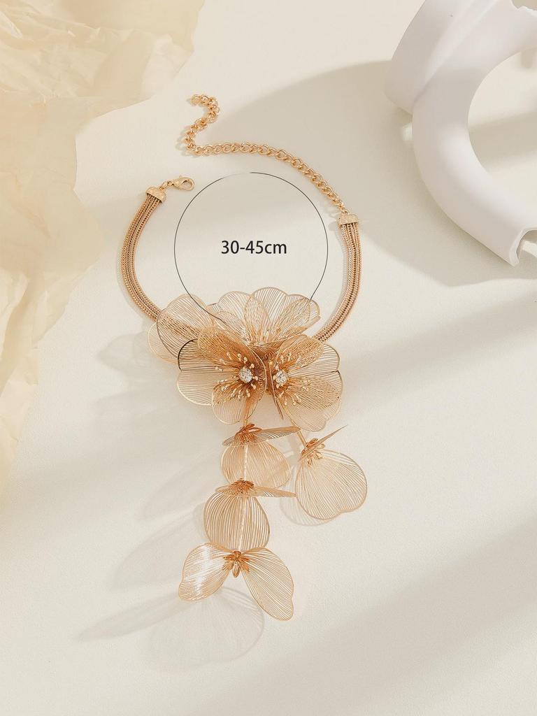 Vynikající luxusní náhrdelník s kamélií