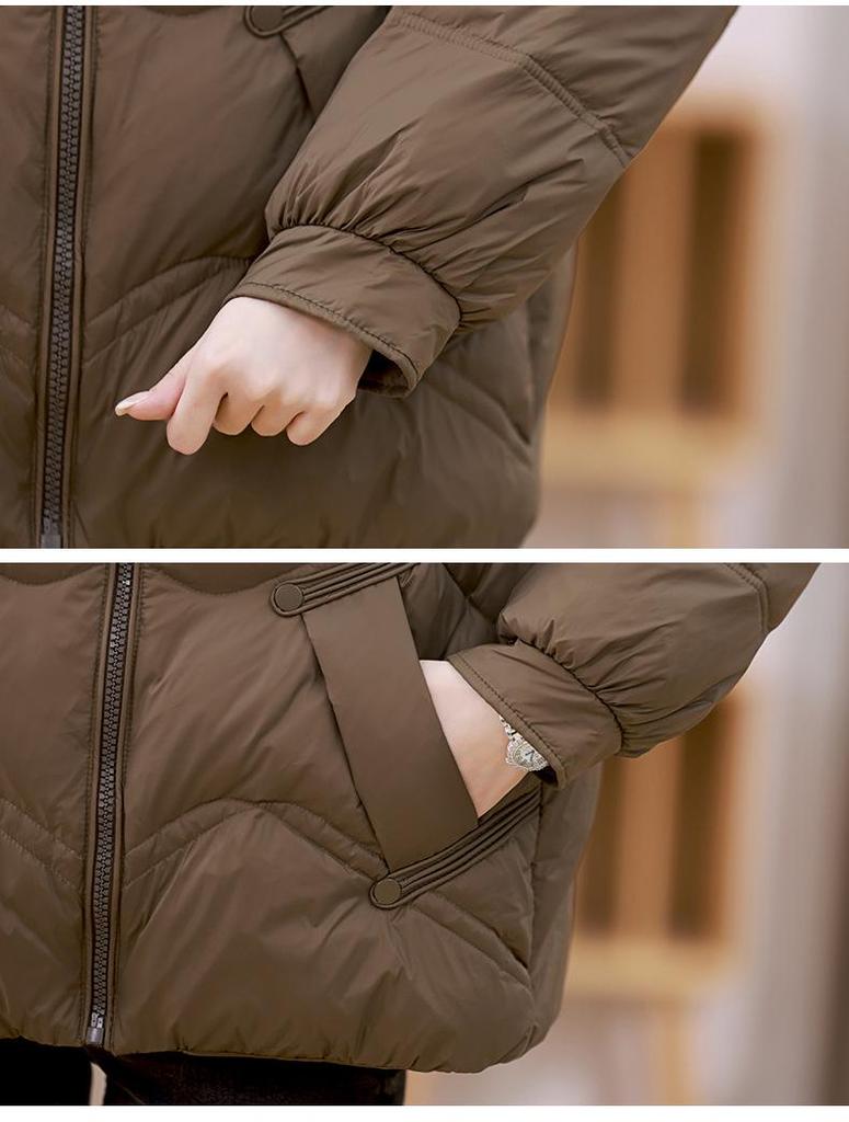 Mom's Lightweight White Duck Down Winter Jacket - Stand Collar, Loose Fit, Warm Fashion Coat for Middle-Aged Women