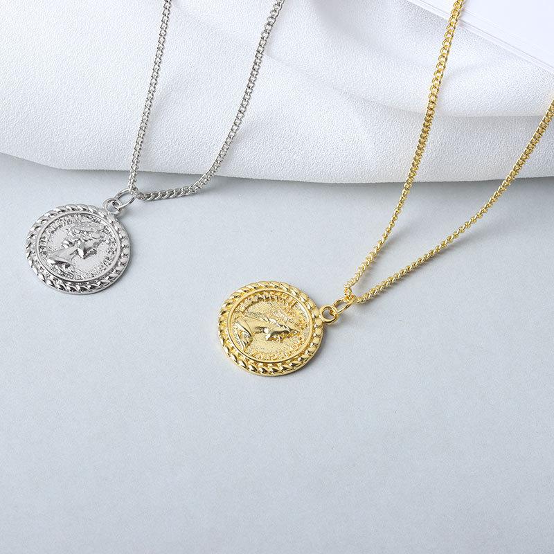Vintage Geometric Portrait Coin Pendant Necklace Women Fashion Choker Chain Jewelry Elegant Round Medal Collarbone Accessory