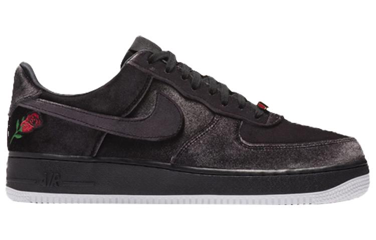 Nike Air Force 1 07 Qs