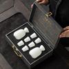 Elegantes Mutton Fat Jade Weindekanter-Set: Hochwertiges Baijiu-Geschirr mit Weingläsern in Geschenkbox