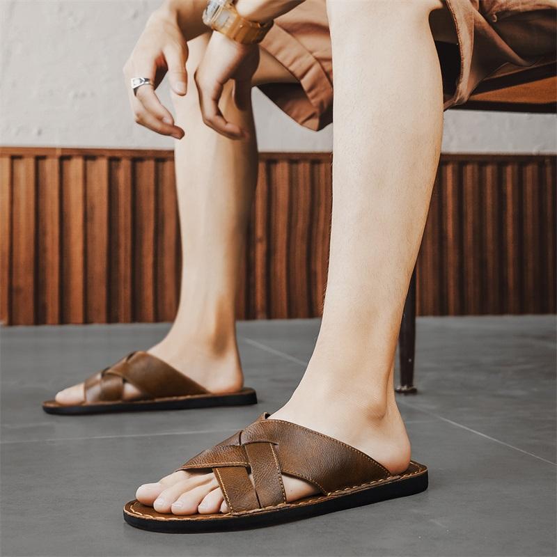 Fashion Handmade Leather Slippers for Men 2025 New Beach Summer Walking Shoes Slip on Light Male Flats Men Flip-flops Outdoor Half Drag