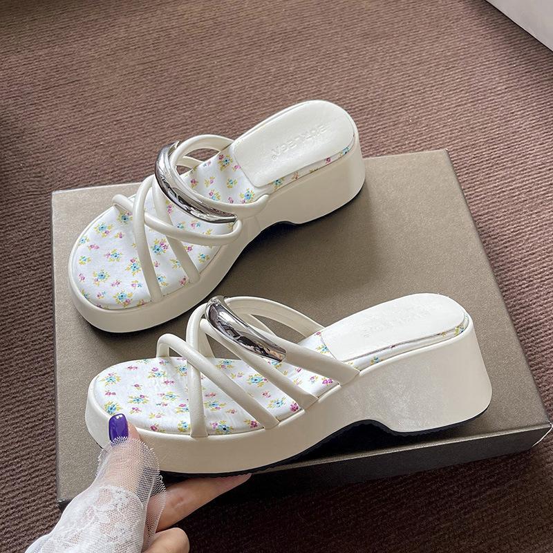 

Thick-bottomed open-toed cool slippers women s summer new moon beach slippers women s skirt outer wear 35 абрикосовий