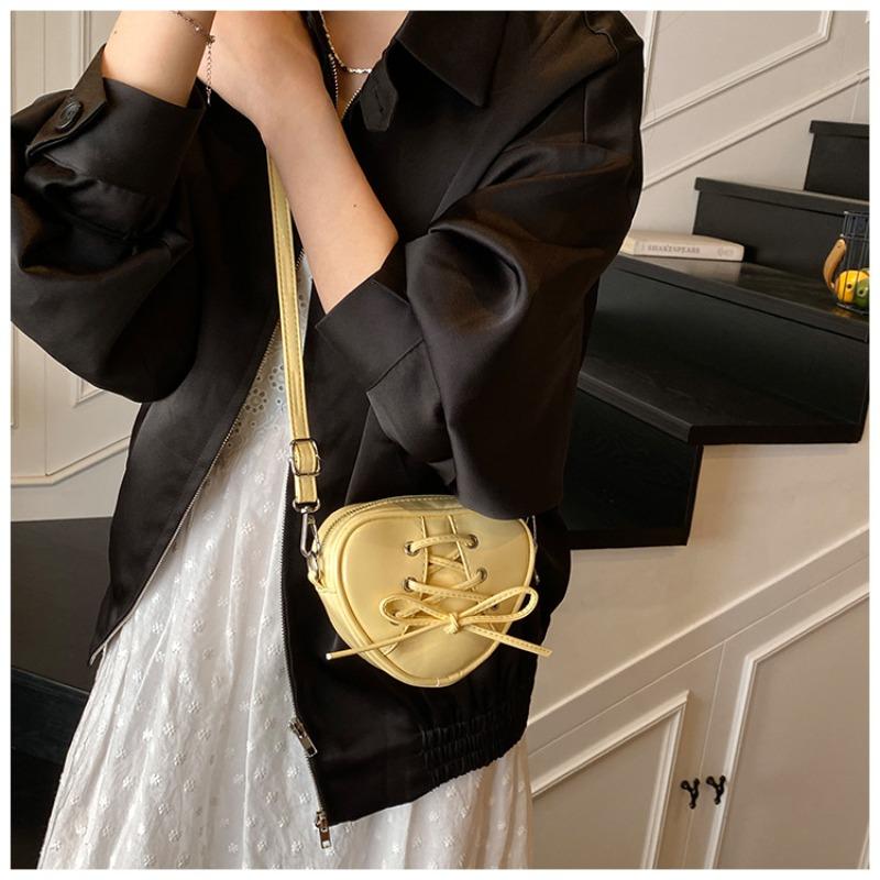 Niche Design Mini Love Messenger Bag Women's Spring and Summer Lady Ballet Style Versatile Shoulder Bag Tide