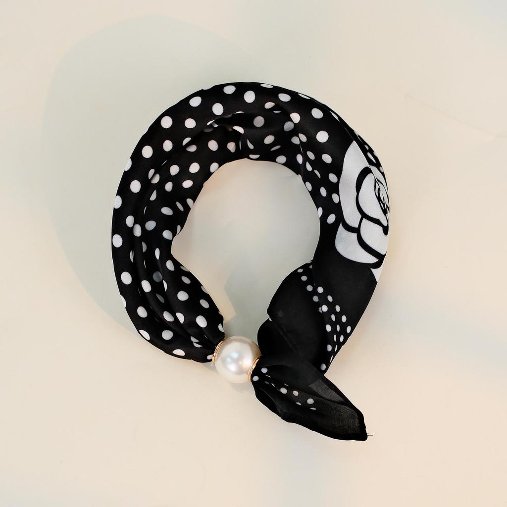 Elegante Sciarpa di Seta Magnetica con Fiori di Cashmere a Pois
