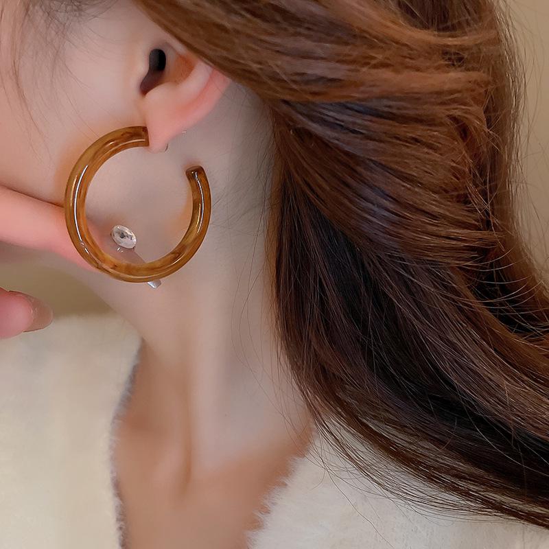 Maillard Petite Resin Silver Needle Stud Earrings - Retro Minimalist Geometric Style for Women