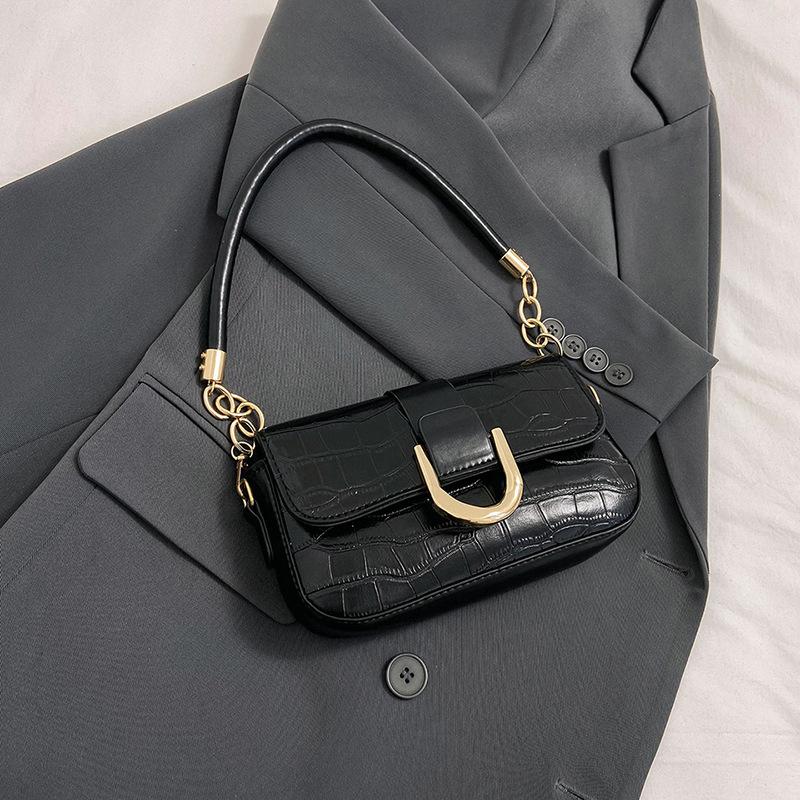 

Casual commuter armpit bag autumn personalized small square bag new bag women s fashion simple shoulder bag чёрный