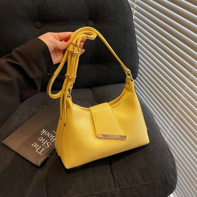 Soft Structured Shoulder Bag with Flap Closure for Daily Use and Fashionable Outfits