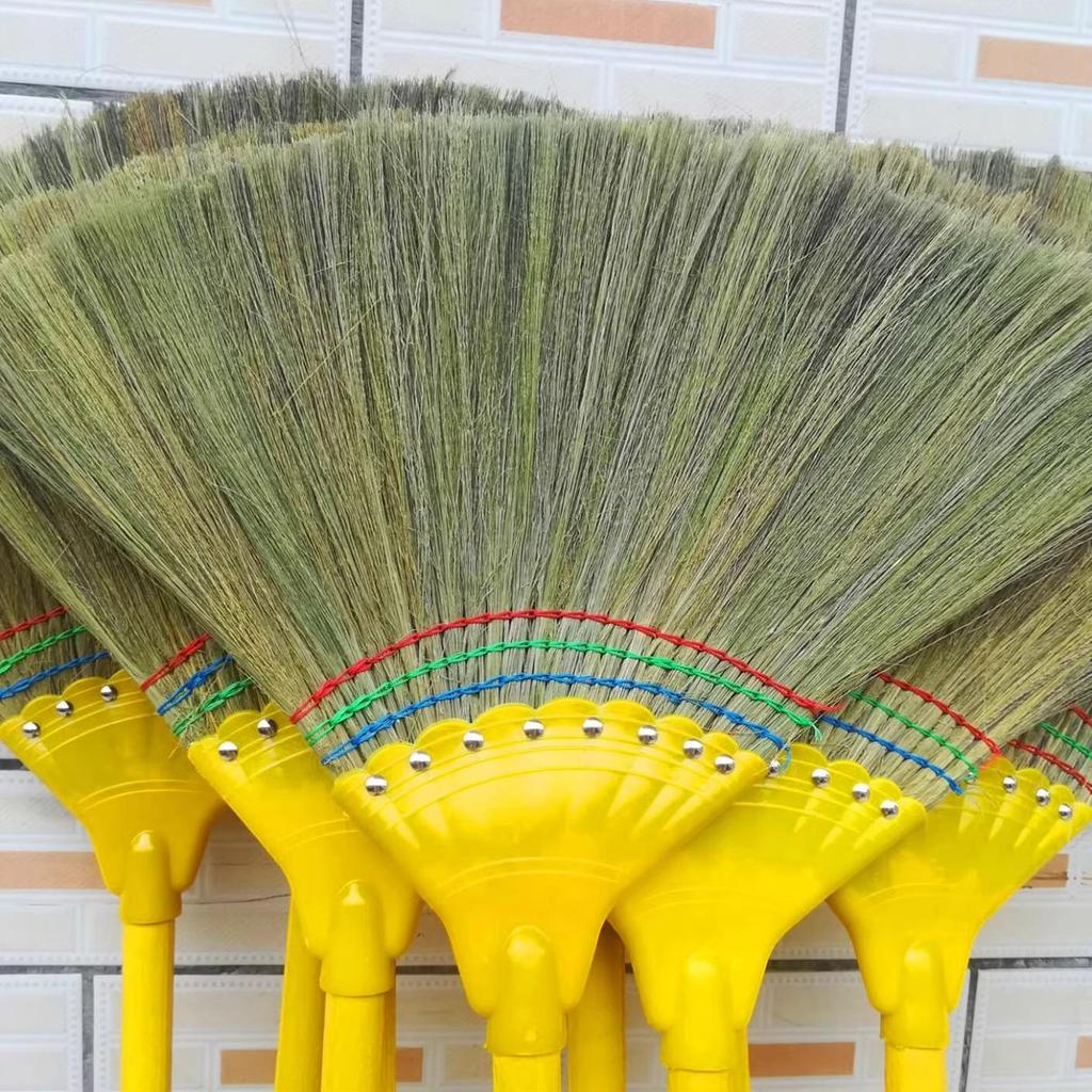 Old-Fashioned Thickened Straw Broom with Dustpan for Outdoor Courtyard