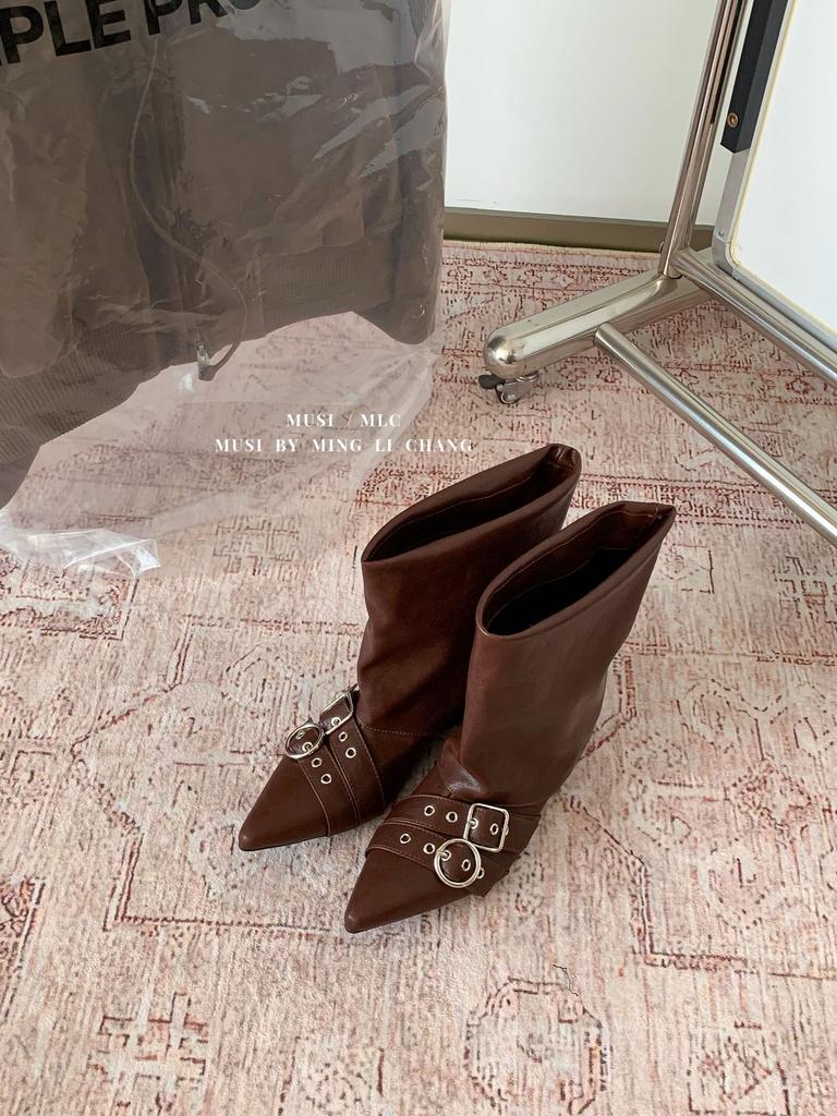 Autumn and winter new inner height increase pointed double belt buckle knight boots fashionable mid boots Martin boots