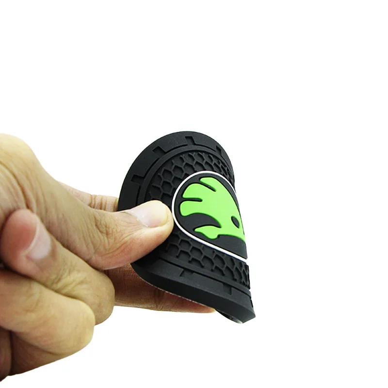 PVC 2pcs Car Cup Mat Anti-Slip Water Coaster Styling for Skoda Logo VRS Yeti Kodiaq Rapid Octavia Fabia Superb 2 3 Karoq Scala ahb422