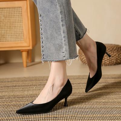 Damen Pumps mit niedrigem Absatz, bequeme geschlossene Zehenpartie, spitze Zehenpartie, Kitten Heels für Frauen, Schlupfschuhe mit Stilettoabsatz, für die Arbeit, das Büro, das Geschäft, die Hochzeit, elegante Schuhe