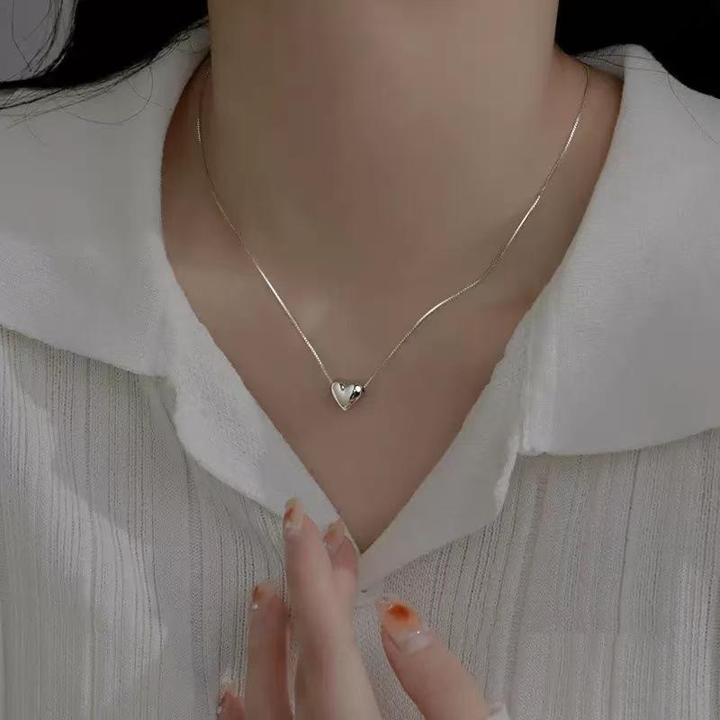Love Necklace Female Niche High Sense Korean New Simple Design Ins Style Three-dimensional Love Collarbone Chain