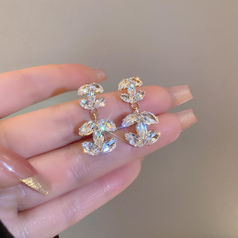 Elegant Sparkling Crystal Leaf Shaped Dangle Earrings Light Pink Enamel Round Drop Earrings For Women Daily Wear Jewelry