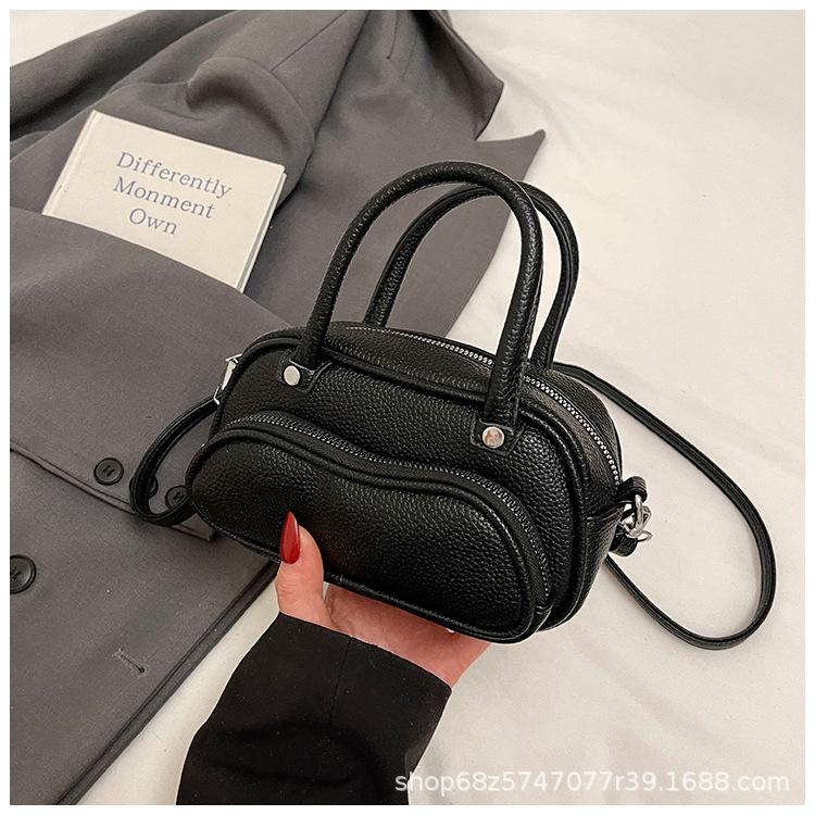Mini shoulder small bag women's 2025 summer new women's bag popular fashion messenger bag textured portable small square bag