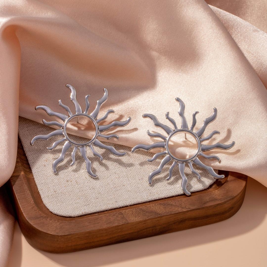 

1 пара элегантных сережек-гвоздиков в виде солнечного цветка для женщин серебряный