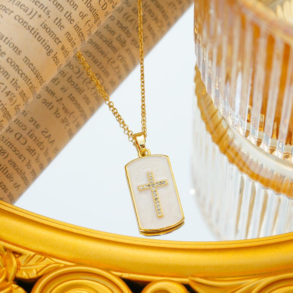 Titanium Steel Non-fading Necklace - European & American Style, Light Luxury, Versatile Korean Fashion, Perfect for Women and Girlfriend Gifts.