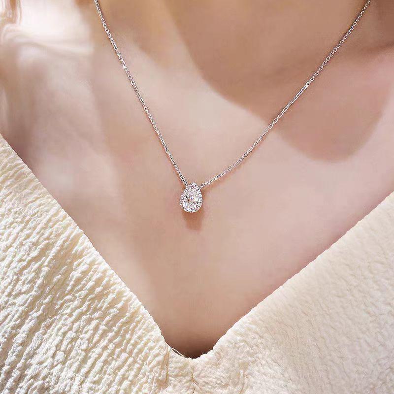 Sterling Silver Moissanite Teardrop Pendant Necklace - Elegant High-End Clavicle Chain