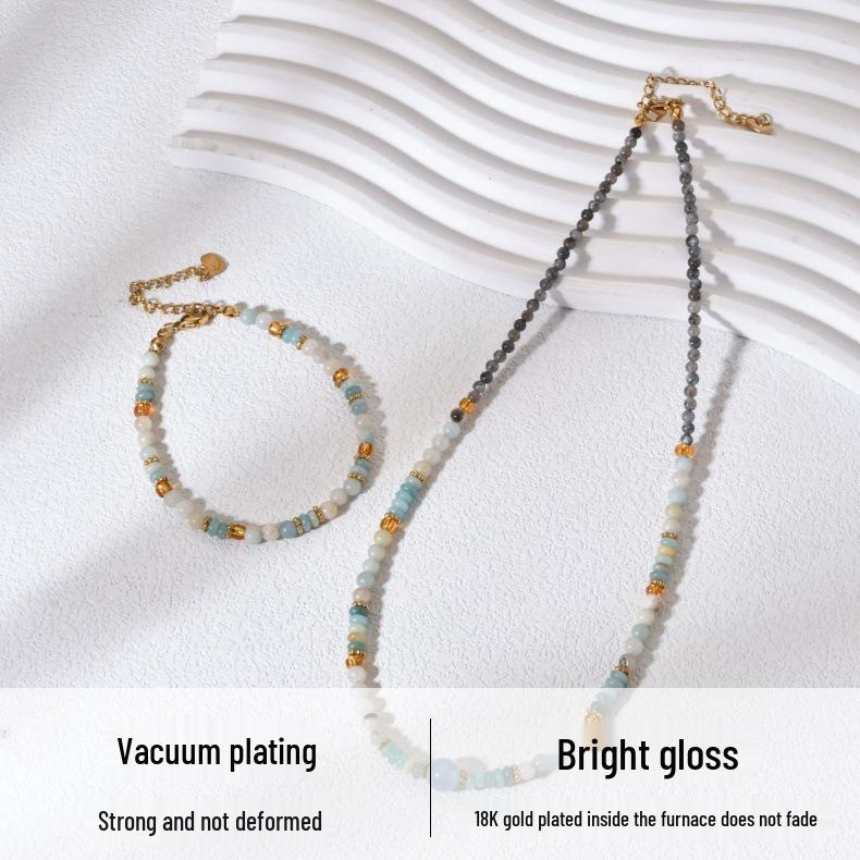 Retro Luxe Women's Necklace: Stone Beaded, Fade-Resistant, High-End Choker.