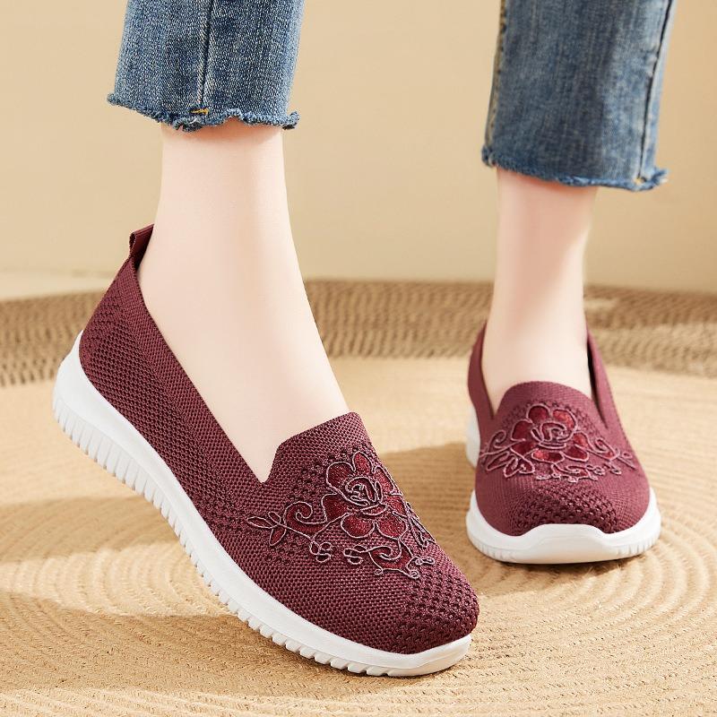 Shoes Women's Autumn New Women's Shoes Old Beijing Cloth Shoes Casual Fashion Embroidered Mother Shoes Shallow Mouth Single Shoes