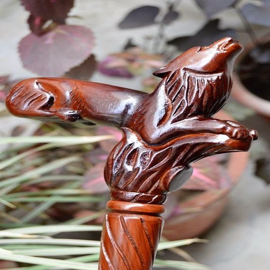 

Деревянная трость с рисунком волка, 94 см, ручная резьба, уникальная трость ручной работы с натуральной текстурой