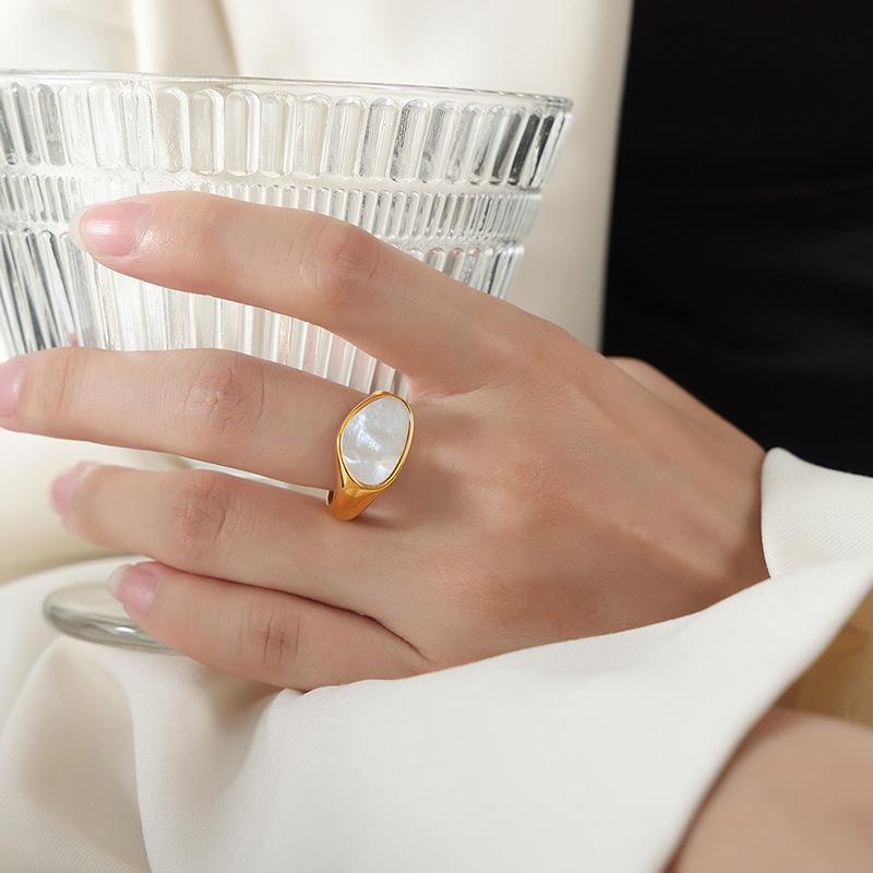 European & American Luxury Titanium Gold-Plated White Mother-of-Pearl Open Ring for Women