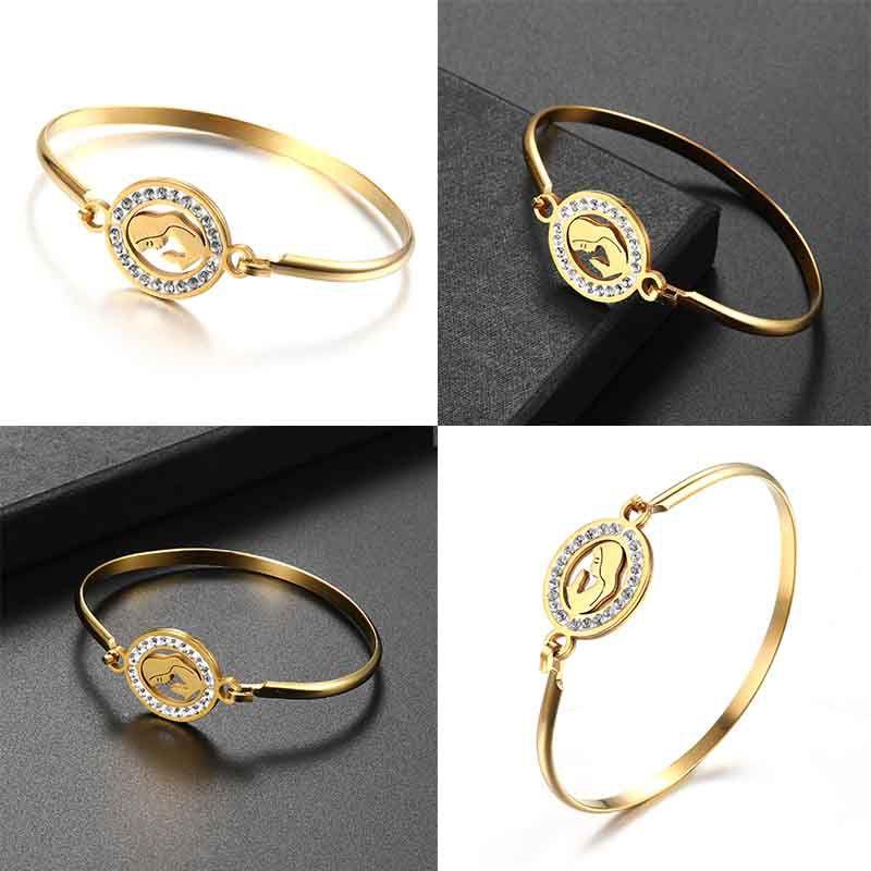 Exquisites vergoldetes einfaches Armreif mit schimmernden Strasssteinen Schmuckstück