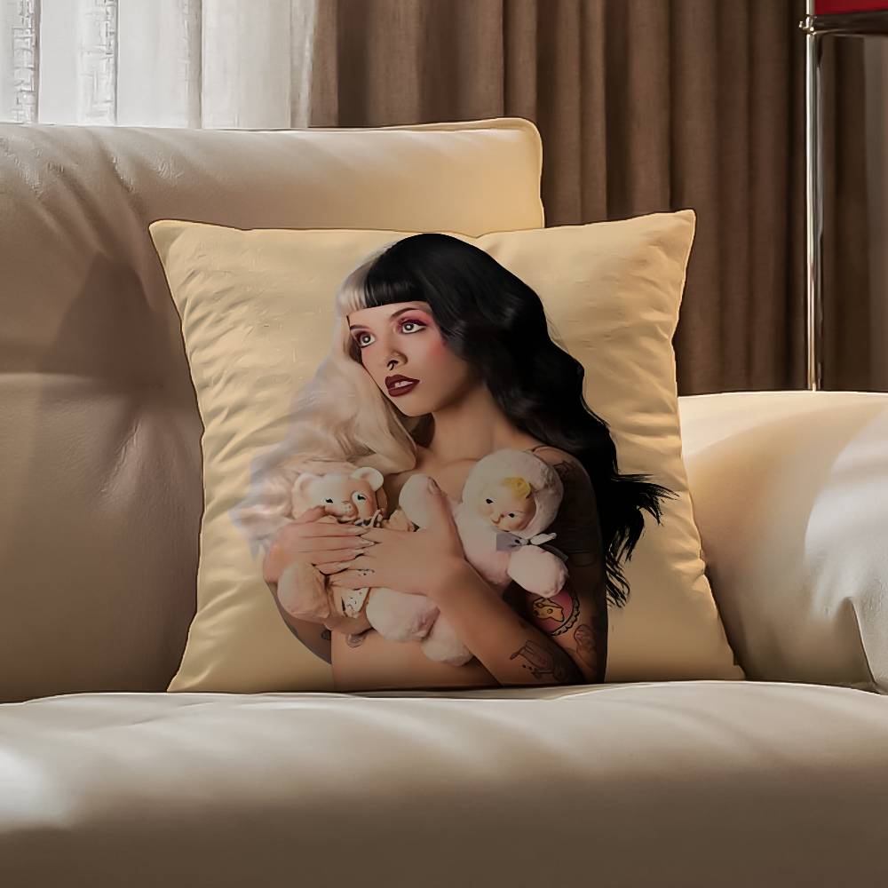 

M-Мелані Мартінес Співачка Наволочка Протипиловий Кліщ Наволочка Невидима Блискавка Шовковистий Короткий Плюш Подушка-Подушка для Дивана 12x12Inch